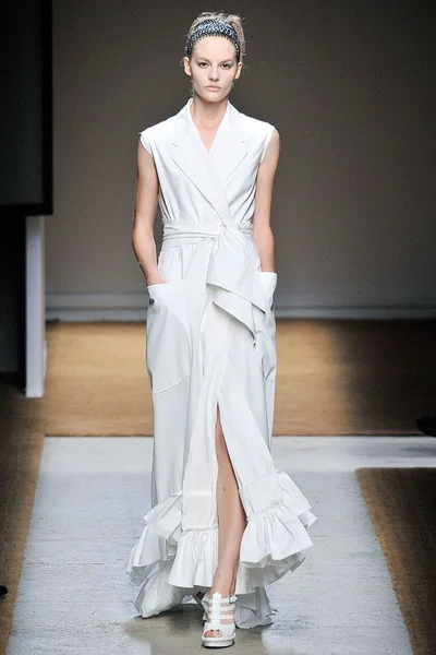 Look 4